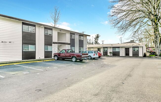 2 beds, 1 bath, 880 sqft, $1,395, Unit #1