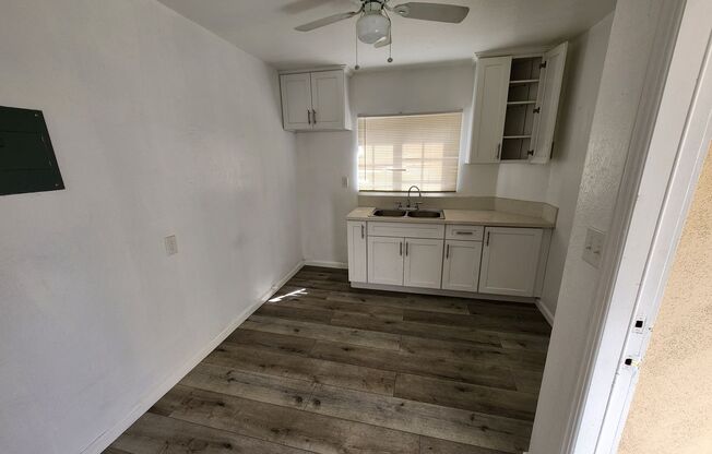 California Ave 7716