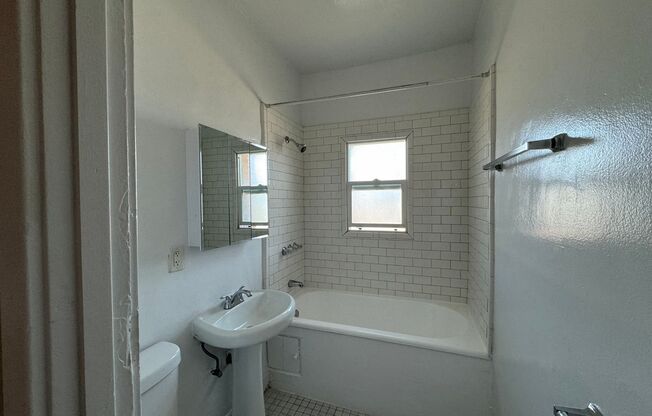 1 bed, 1 bath, 700 sqft, $1,699, Unit 209