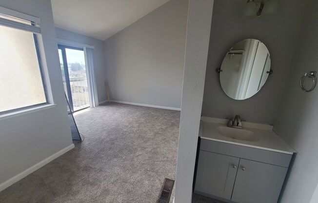 2 beds, 1 bath, $2,400