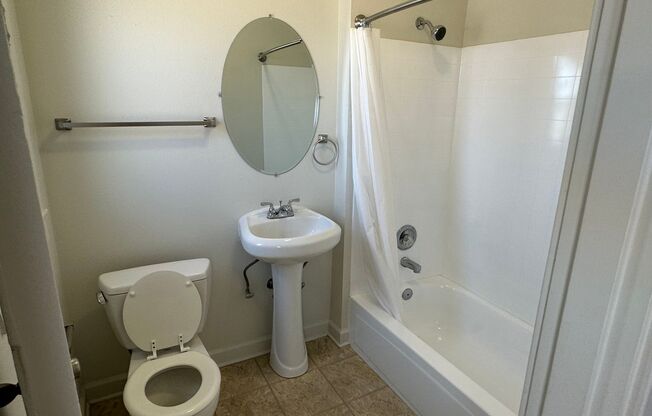 Studio, 1 bath, 400 sqft, $750, Unit 406