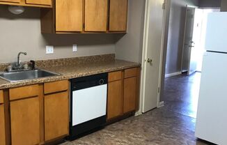 2 beds, 1.5 baths, 825 sqft, $910, Unit 815P