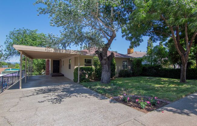 MOVE IN SPECIAL: $400 OFF FIRST MONTHS RENT! LANDSCAPING INCLUDED!