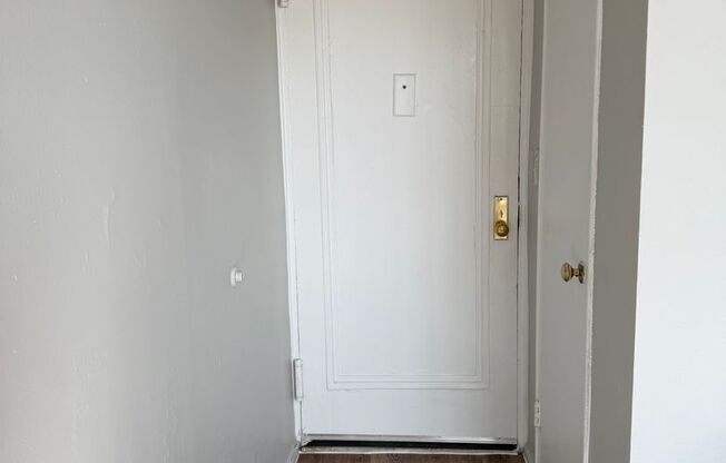 1 bed, 1 bath, 430 sqft, $1,400, Unit 730