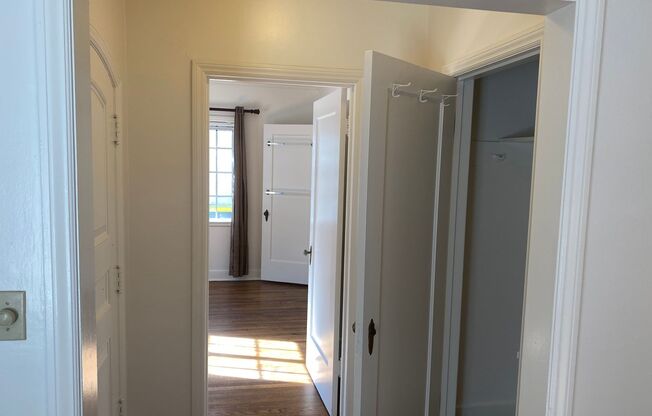 1 bed, 1 bath, $1,175, Unit 1034 - Madison