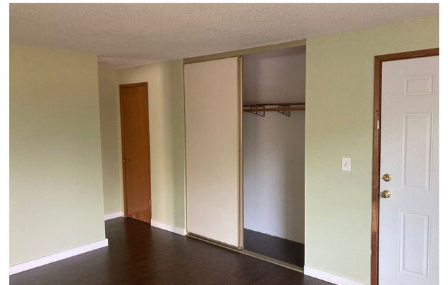 1 bed, 1 bath, 800 sqft, $1,249, Unit Unit B