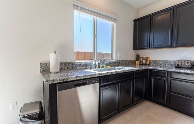 4 beds, 2.5 baths, $2,900, Unit # 1