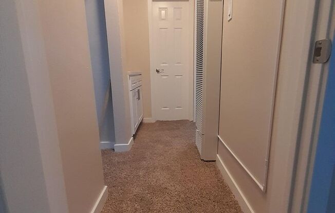 2 beds, 1 bath, $2,195, Unit 67