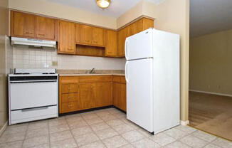 2 beds, 1 bath, $825, Unit 2919C