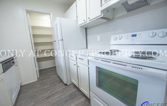 1 bed, 1 bath, 700 sqft, $1,225, Unit 35