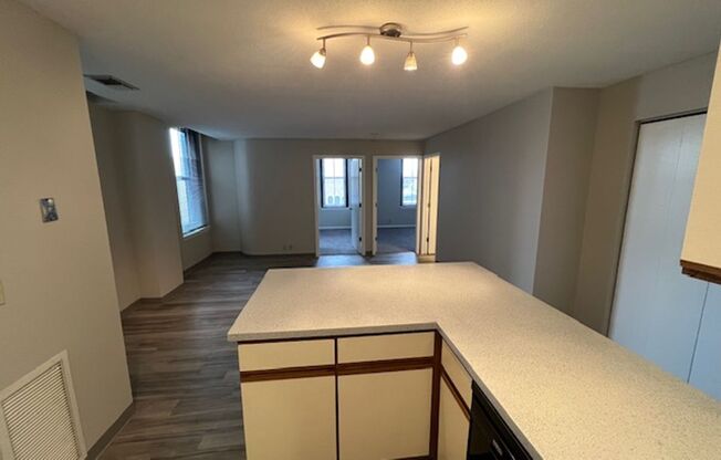 2 beds, 1 bath, 800 sqft, $975, Unit 504