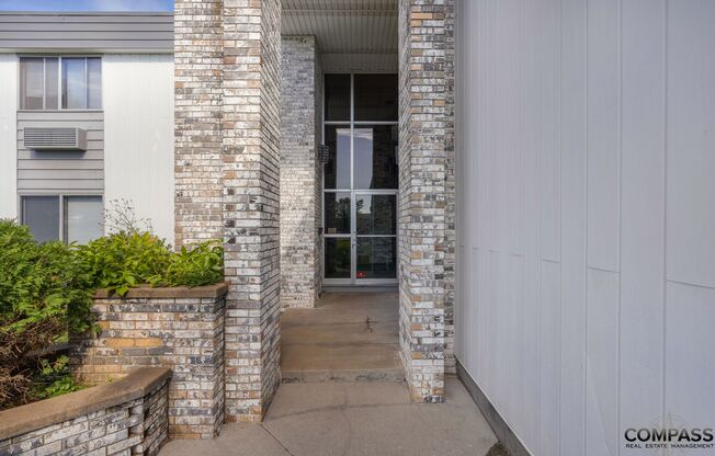 1025 W. MacArthur Avenue