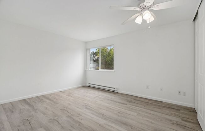 3 beds, 1.5 baths, 1,231 sqft, $2,325, Unit R5