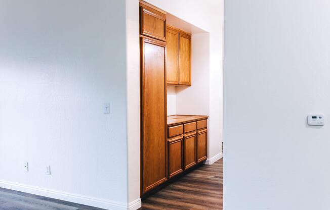3 beds, 2 baths, 1,213 sqft, $1,900