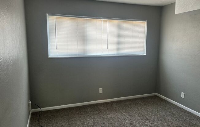 2 beds, 1 bath, 750 sqft, $1,070, Unit B10 1015 11
