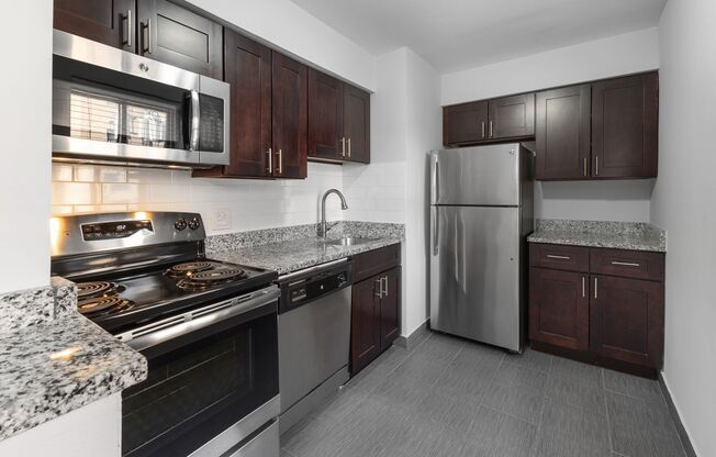 Studio, 1 bath, 360 sqft, $1,475, Unit 308
