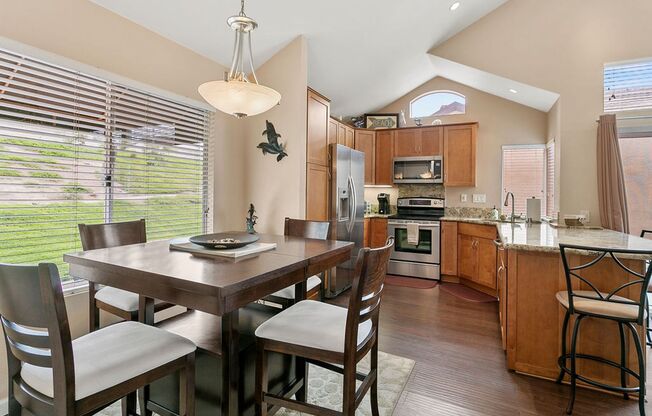 Furnished Bear Brand condo with Walkability to Shops and Beach Trolley