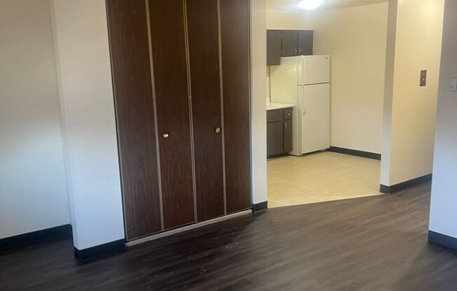 Studio, 1 bath, 600 sqft, $799, Unit Lovers Lane-211