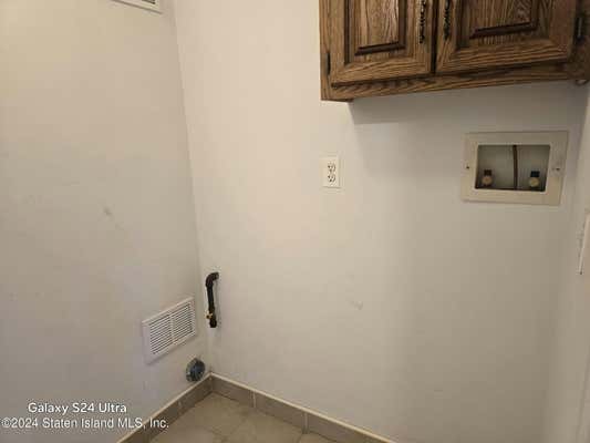 3 beds, 1 bath, 1,036 sqft, $2,650, Unit # FLOOR 2