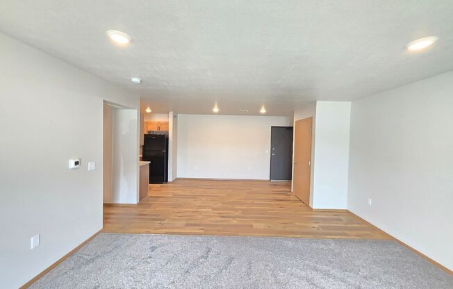 2 beds, 1 bath, 1,090 sqft, $1,230, Unit 3400 108