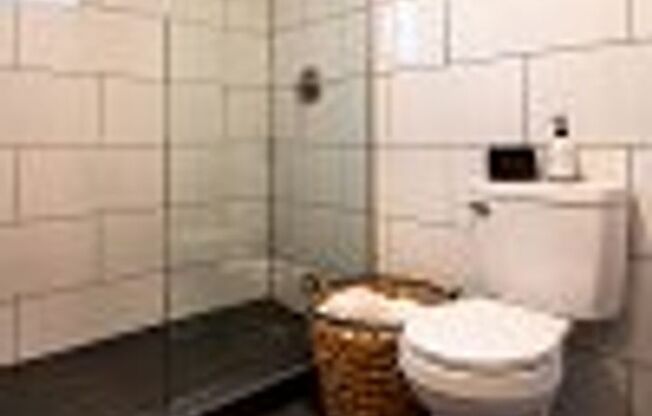 Studio, 1 bath, $1,145, Unit 233