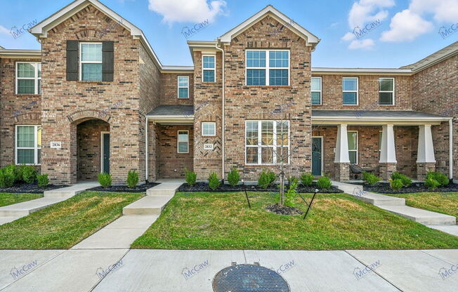 2832 BANEBERRY LN