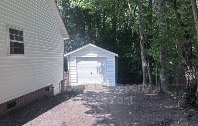 8832 REIGATE LN