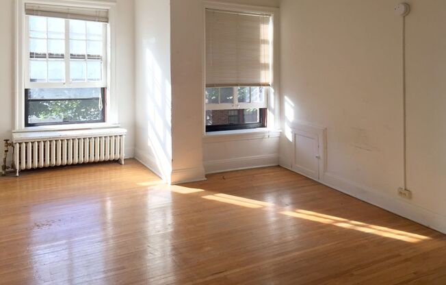3 beds, 1 bath, 1,956 sqft, $2,200, Unit 24 - 235