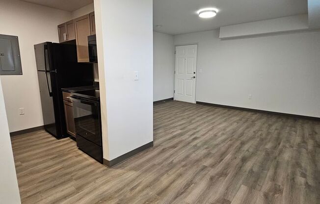 Studio, 1 bath, 450 sqft, $680, Unit 3709 N2