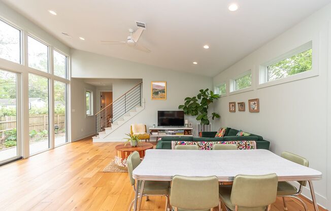 CHARMING, MODERN, CUSTOM HOME IN MID-CITY FOR RENT