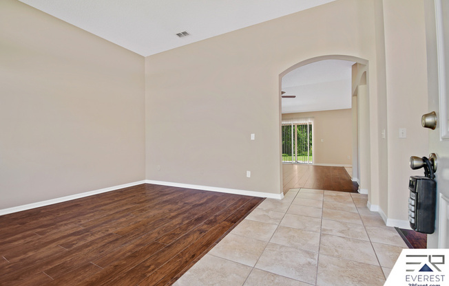 32 PIERCE LN