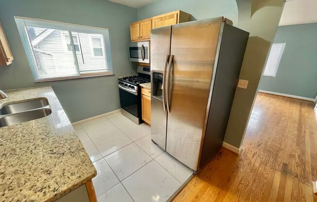 2 beds, 1 bath, $990, Unit 4344 Kirby 4