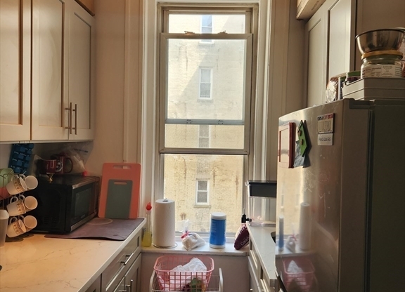 2 beds, 1 bath, 500 sqft, $2,800, Unit 12