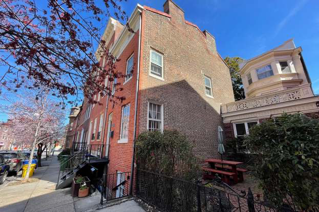 837 PARK AVE