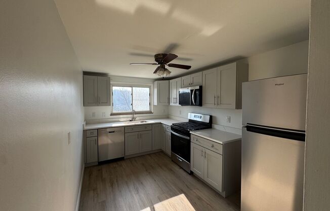 Available NOW!! 3 Beds 1.5 Bath Home