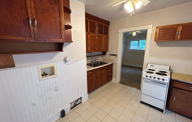 2 beds, 1 bath, $1,250