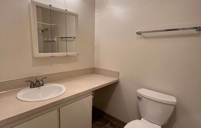 2 beds, 2 baths, 780 sqft, $1,255, Unit 29