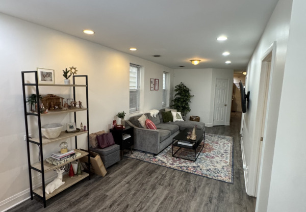 1507 W Henderson St, Chicago IL 1