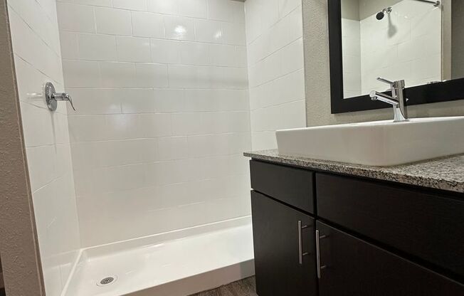 1 bed, 1 bath, 637 sqft, $1,150, Unit 117