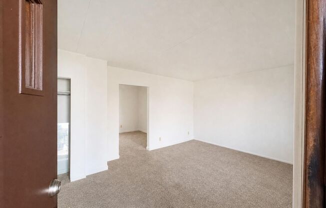 1613 Fourth Avenue (Full Service)