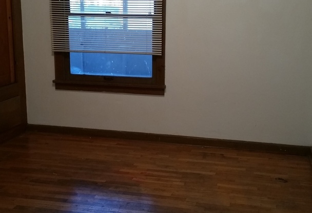 Large 3 br near YVCC