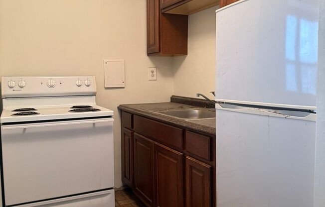 Available studio close to lake and transportation