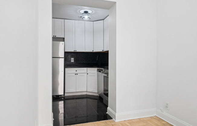 2 beds, 1 bath, 800 sqft, $5,350, Unit LOFTP