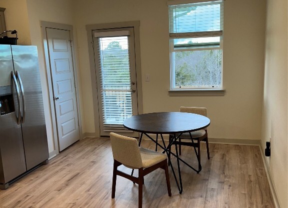2101 ETTALEE CT
