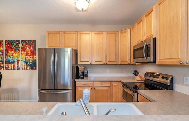 2 beds, 2 baths, $2,200, Unit UNIT 103