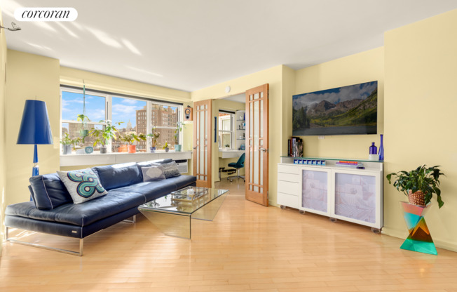 3 SHERIDAN SQ