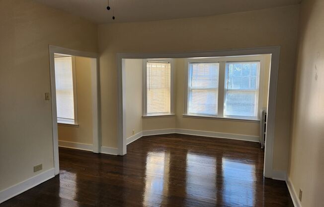 2 beds, 1 bath, $1,445, Unit 7070-2W