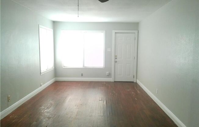 3921 Chestnut A - 2/Bed 1/Bath - $1425/month