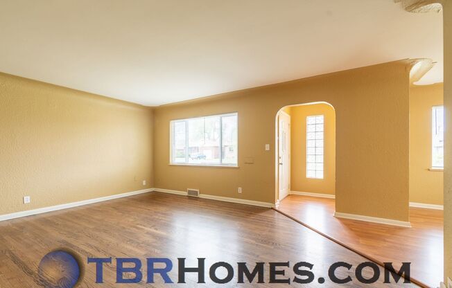 3 beds, 2 baths, $2,300