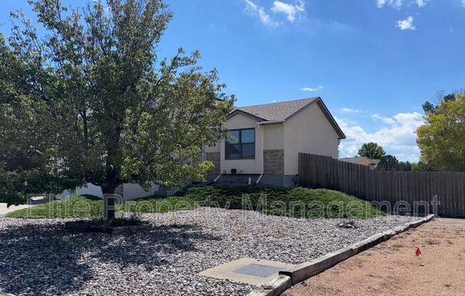 107 S BREWER DR